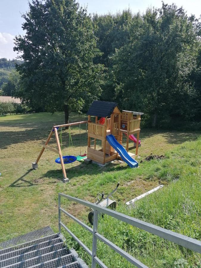 Ferienwohnung Schuhmann Mit Wintergarten Und Garten Therme Aquapulco Und Ikuna Erlebnispark, Zoo Schmiding 20 Min Mit Auto Entfernt Ab 3 Naechte Buchbar Hinzenbach Екстер'єр фото